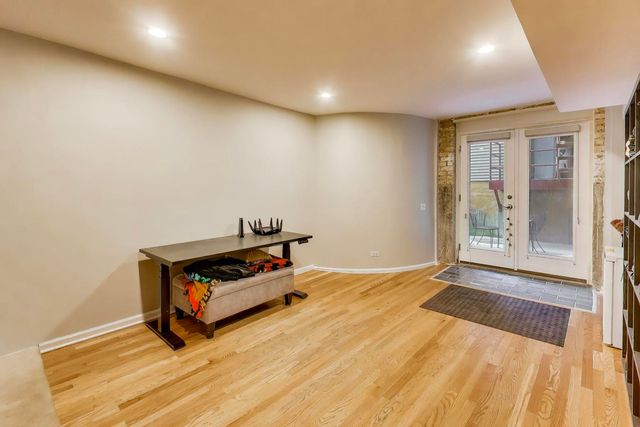 1140 W Cornelia Avenue D, Chicago, IL 60657