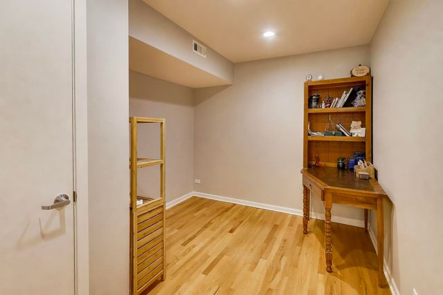 1140 W Cornelia Avenue D, Chicago, IL 60657