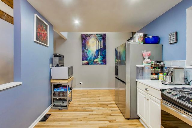 1140 W Cornelia Avenue D, Chicago, IL 60657