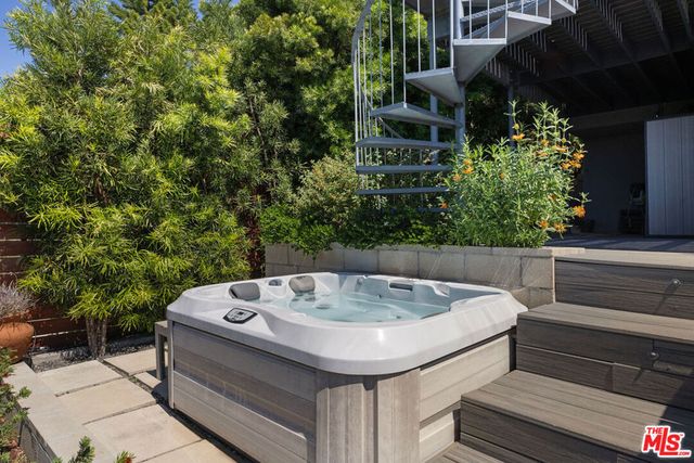 523 Marie Avenue, Los Angeles, CA 90042