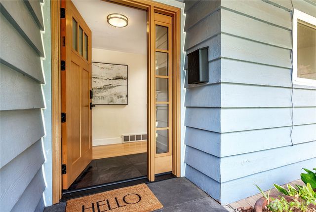 6246 39th Avenue NE, Seattle, WA 98115