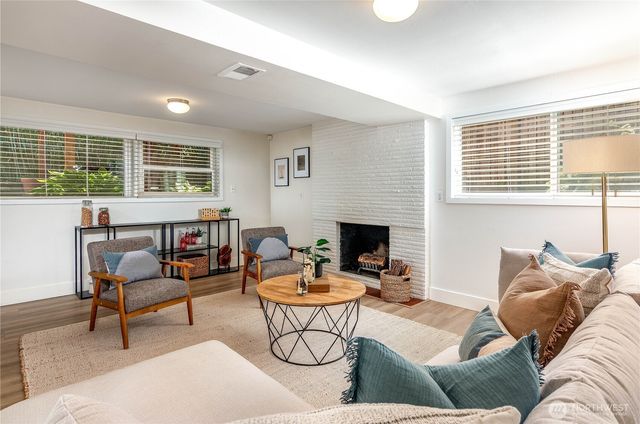 6246 39th Avenue NE, Seattle, WA 98115