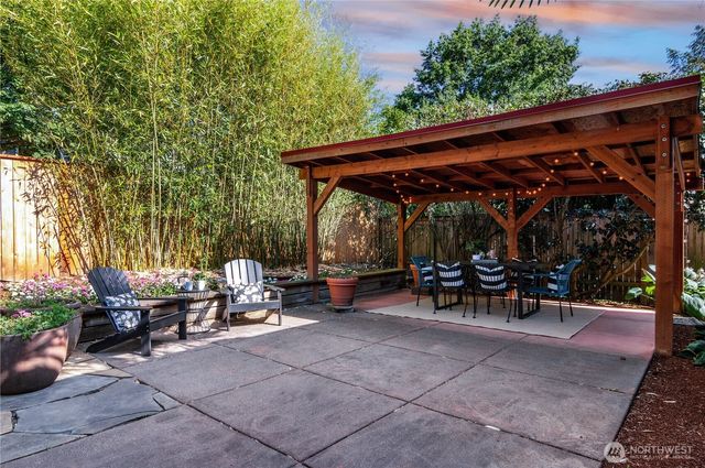 6246 39th Avenue NE, Seattle, WA 98115