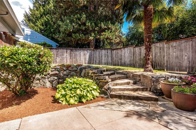 6246 39th Avenue NE, Seattle, WA 98115