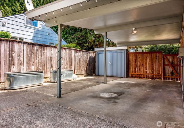 6246 39th Avenue NE, Seattle, WA 98115