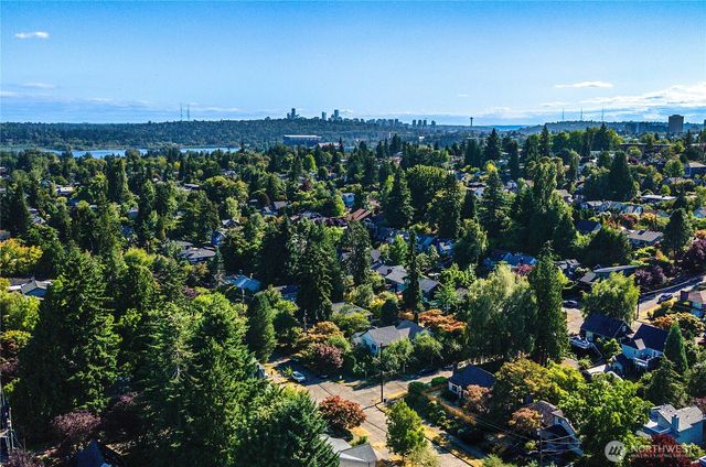 6246 39th Avenue NE, Seattle, WA 98115