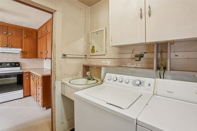 710 E Salem Avenue, Indianola, IA 50125