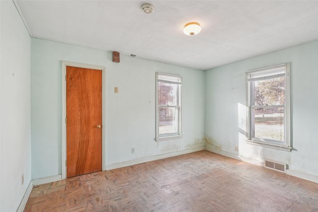 710 E Salem Avenue, Indianola, IA 50125