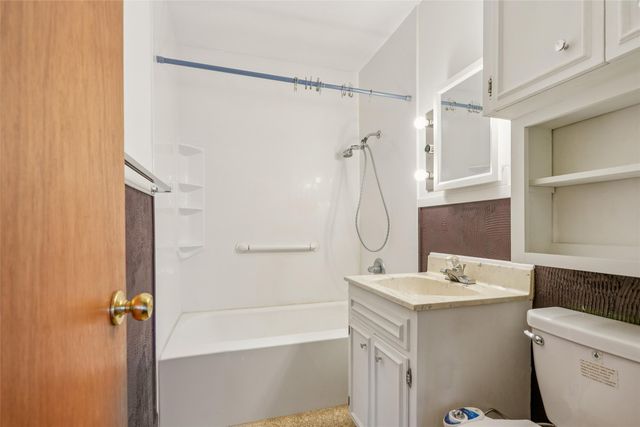 710 E Salem Avenue, Indianola, IA 50125