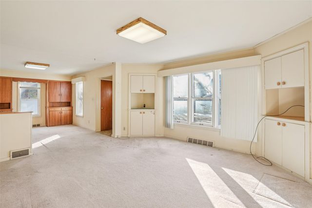 710 E Salem Avenue, Indianola, IA 50125