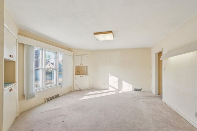 710 E Salem Avenue, Indianola, IA 50125