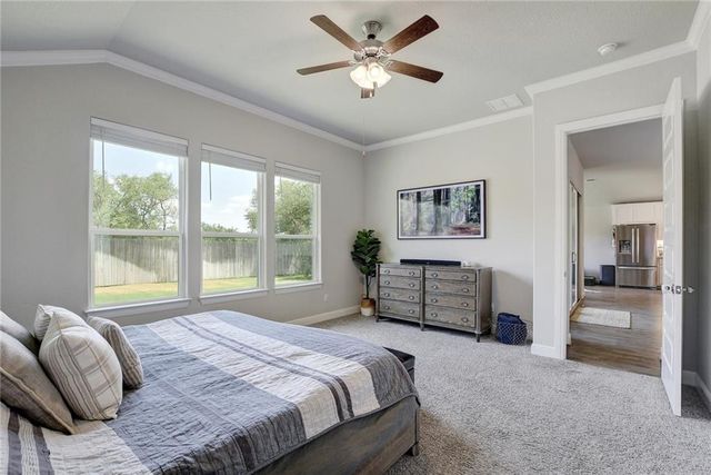 416 Peakside CIR, Dripping Springs, TX 78620