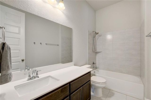 416 Peakside CIR, Dripping Springs, TX 78620