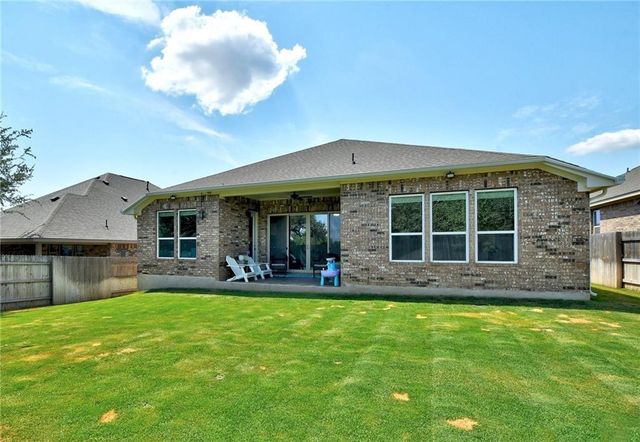 416 Peakside CIR, Dripping Springs, TX 78620