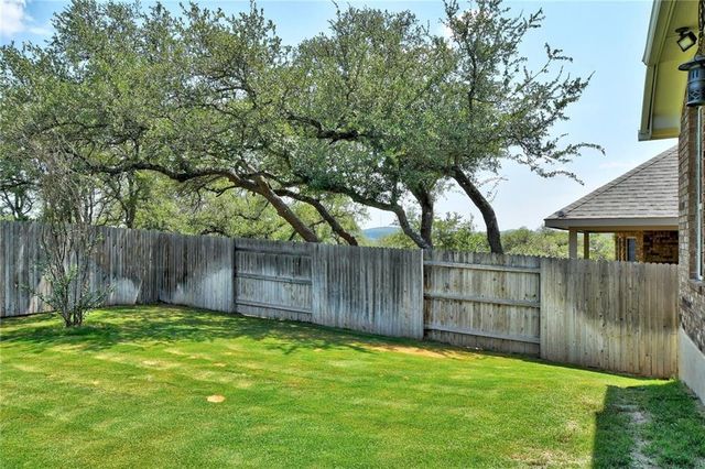 416 Peakside CIR, Dripping Springs, TX 78620