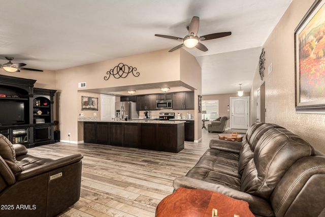 566 W MEDINA Avenue, Mesa, AZ 85210