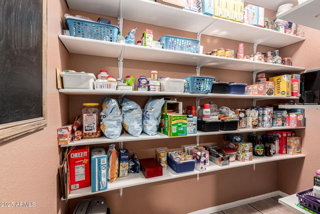 566 W MEDINA Avenue, Mesa, AZ 85210