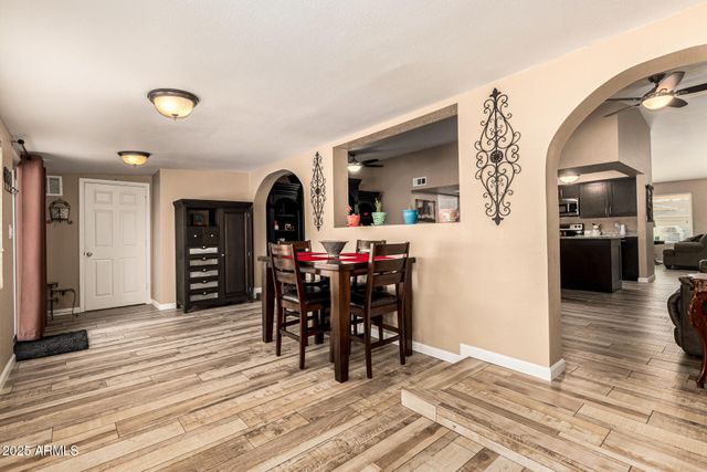 566 W MEDINA Avenue, Mesa, AZ 85210