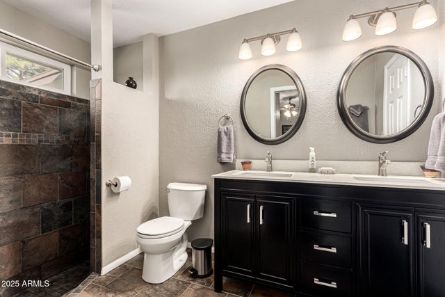 566 W MEDINA Avenue, Mesa, AZ 85210