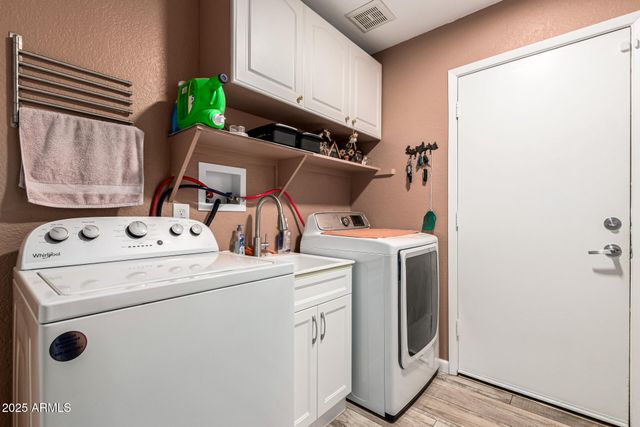 566 W MEDINA Avenue, Mesa, AZ 85210