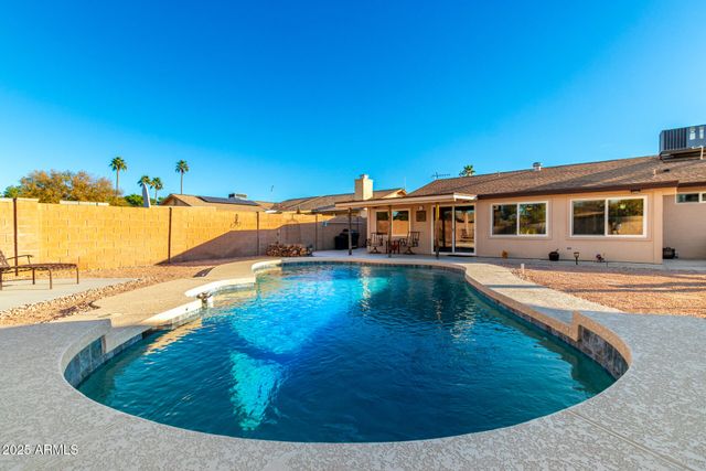 566 W MEDINA Avenue, Mesa, AZ 85210