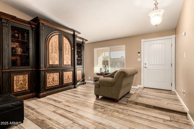 566 W MEDINA Avenue, Mesa, AZ 85210