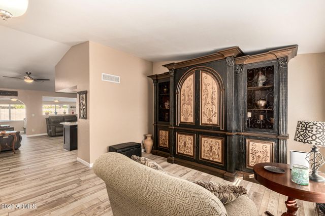 566 W MEDINA Avenue, Mesa, AZ 85210