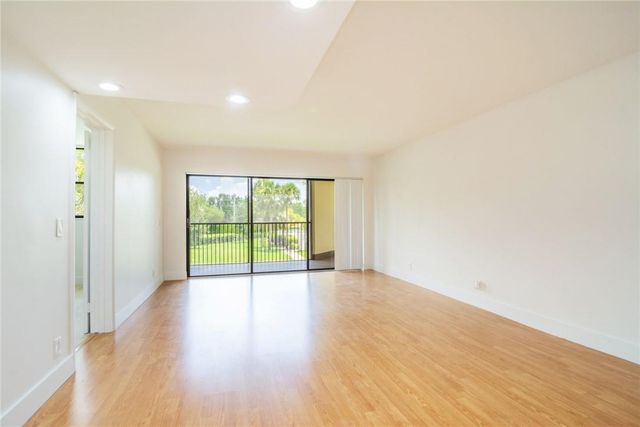 491 RACQUET CLUB RD 212, Weston, FL 33326