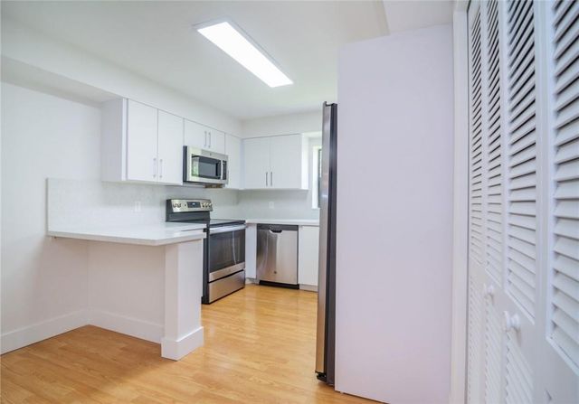 491 RACQUET CLUB RD 212, Weston, FL 33326