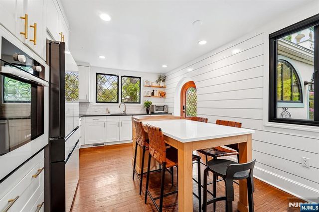 88 Depeyster Avenue, Tenafly, NJ 07670