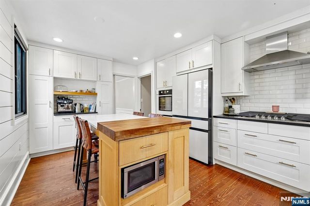 88 Depeyster Avenue, Tenafly, NJ 07670