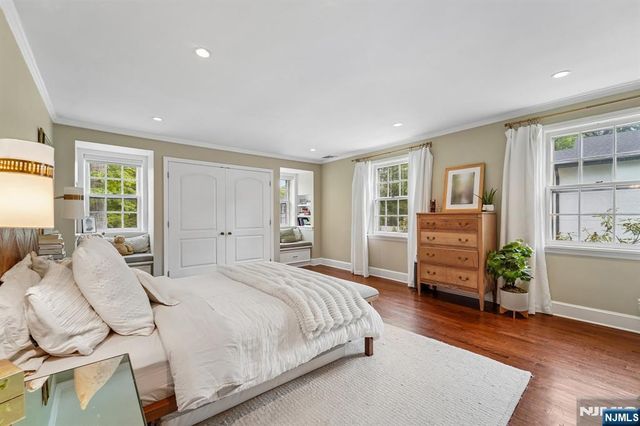 88 Depeyster Avenue, Tenafly, NJ 07670