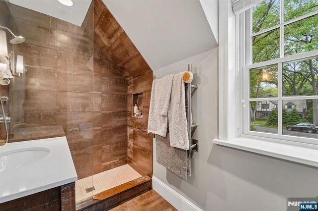 88 Depeyster Avenue, Tenafly, NJ 07670
