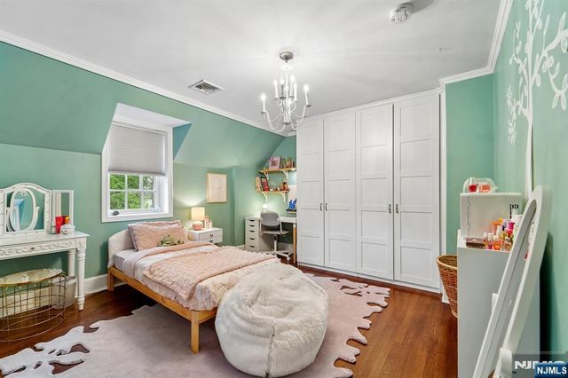 88 Depeyster Avenue, Tenafly, NJ 07670