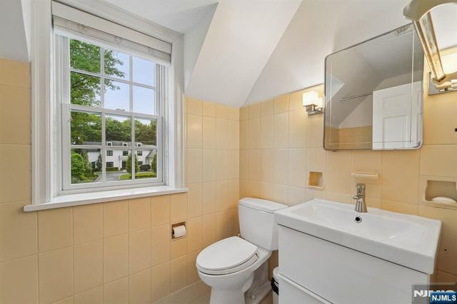 88 Depeyster Avenue, Tenafly, NJ 07670