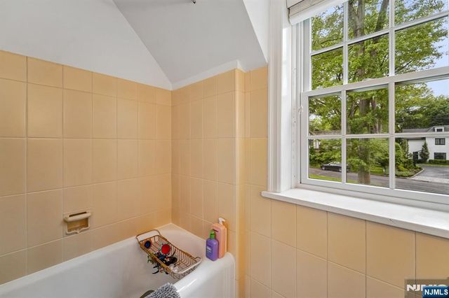 88 Depeyster Avenue, Tenafly, NJ 07670