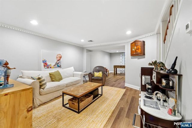 88 Depeyster Avenue, Tenafly, NJ 07670