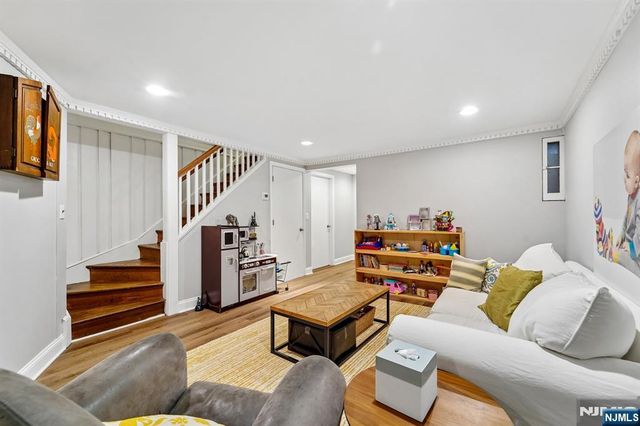 88 Depeyster Avenue, Tenafly, NJ 07670