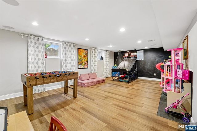 88 Depeyster Avenue, Tenafly, NJ 07670