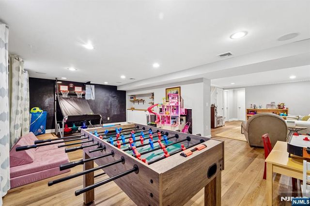 88 Depeyster Avenue, Tenafly, NJ 07670