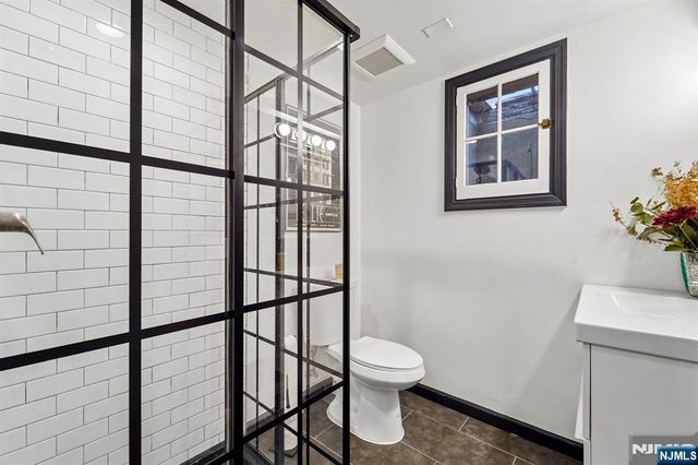 88 Depeyster Avenue, Tenafly, NJ 07670