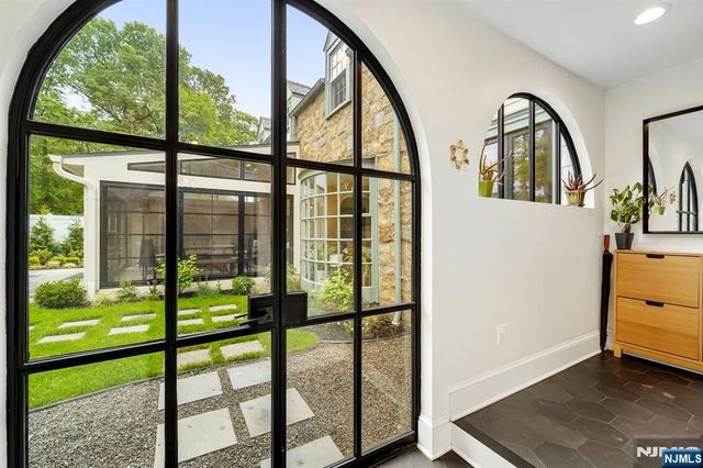 88 Depeyster Avenue, Tenafly, NJ 07670