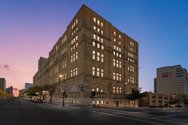 270 E Highland AVENUE #1044, Milwaukee, WI 53202