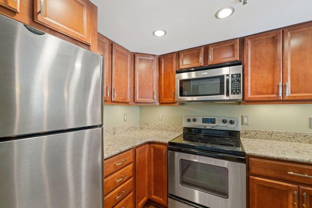 270 E Highland AVENUE #1044, Milwaukee, WI 53202