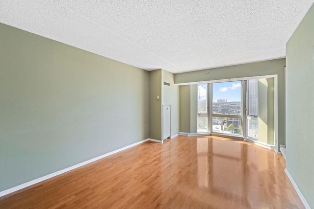270 E Highland AVENUE #1044, Milwaukee, WI 53202