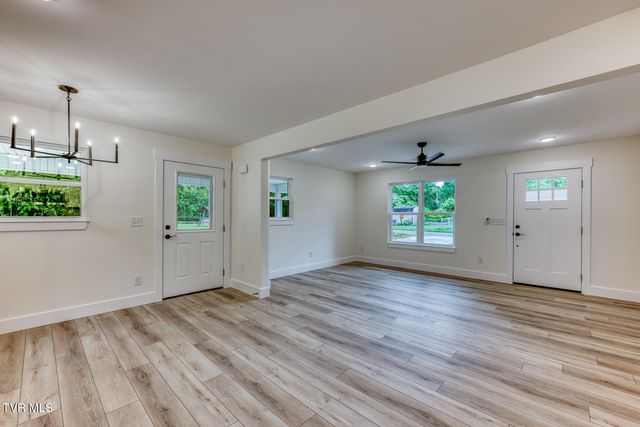 124 Hilo Drive, Johnson City, TN 37604