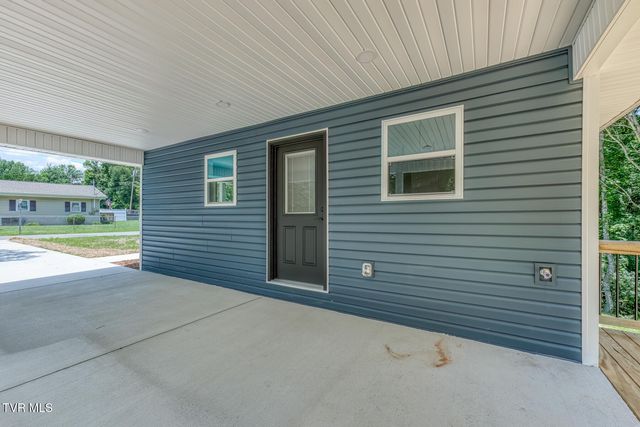 124 Hilo Drive, Johnson City, TN 37604
