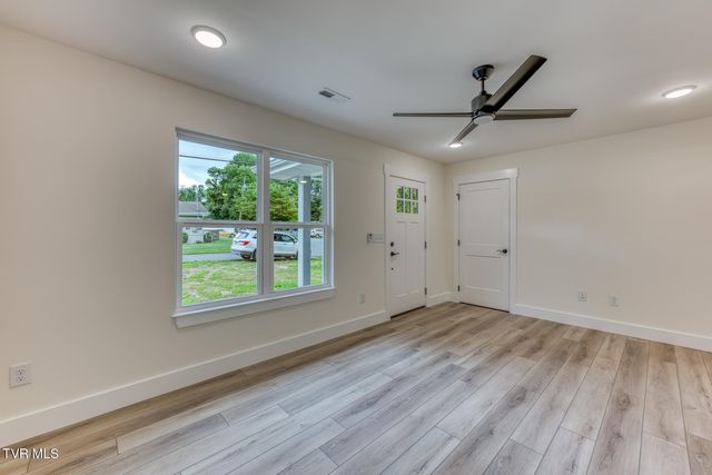124 Hilo Drive, Johnson City, TN 37604