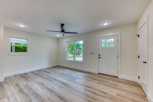 124 Hilo Drive, Johnson City, TN 37604
