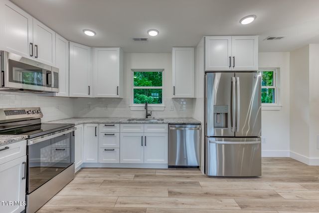 124 Hilo Drive, Johnson City, TN 37604